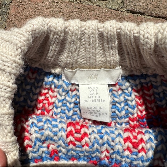 Sweater size S - Picture 2 of 2